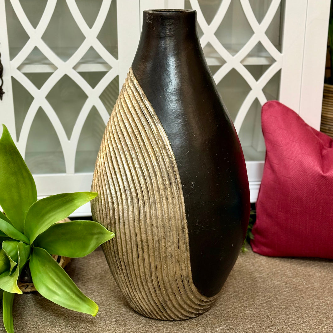 Black/Champagne Vase