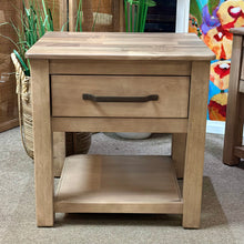 Load image into Gallery viewer, 1DRW Wooden End Table
