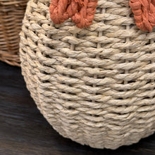 Load image into Gallery viewer, Sm Bow Twisted Paper Vase
