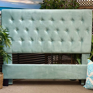 Queen Celedon Tufted Bed