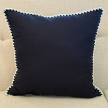 Load image into Gallery viewer, Stitched Shell Edge Pillow
