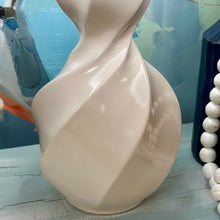 Load image into Gallery viewer, Cream Twist Lamp
