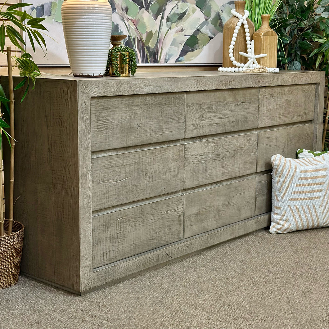 RH 9DRW Dresser