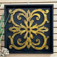 Load image into Gallery viewer, Gold Medallion II Art
