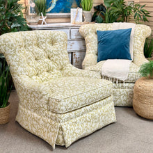 Load image into Gallery viewer, Huntington House Swivel Chair
