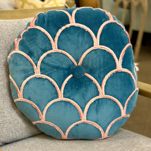 Load image into Gallery viewer, Pink Scallop Round Pillow

