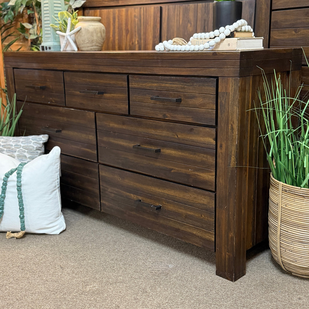 7DRW Rustic Wood Dresser