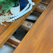 Load image into Gallery viewer, RH Round Dining Table
