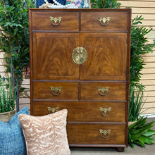 Load image into Gallery viewer, Henredon Vintage Gentleman&#39;s Chest
