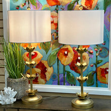 Load image into Gallery viewer, Safavieh 'Lani' Lamp
