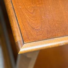Load image into Gallery viewer, Broyhill Wood Side Table
