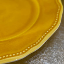 Load image into Gallery viewer, Set/32 Le Cadeaux Yellow Melamine Dishes
