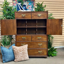 Load image into Gallery viewer, Henredon Vintage Gentleman&#39;s Chest
