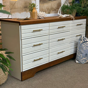 9DRW Two-Toned Dresser