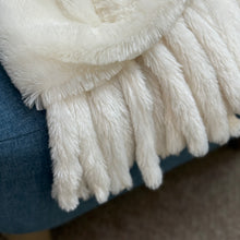 Load image into Gallery viewer, White Faux Fur Throw
