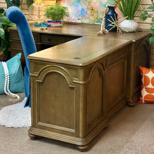 Load image into Gallery viewer, Riverside &#39;Belmeade&#39; L-shaped Desk
