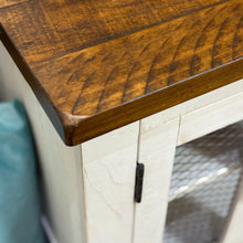 Load image into Gallery viewer, &#39;Wystfield&#39; End Table
