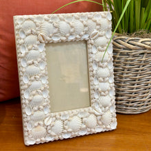 Load image into Gallery viewer, White Shell 4x6 Pic Frame
