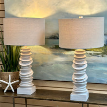 Load image into Gallery viewer, Sculptured Resin Lamp
