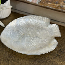 Load image into Gallery viewer, Set/3 Capiz Fish Trays

