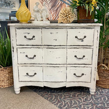 Load image into Gallery viewer, 3DRW Distressed Ivory Chest
