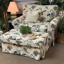 Load image into Gallery viewer, La Z Boy Chair &amp; Ottoman
