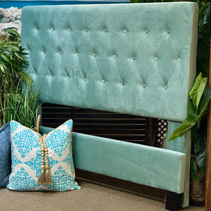Queen Celedon Tufted Bed