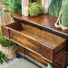 Load image into Gallery viewer, Hooker 'Wingate' Chest
