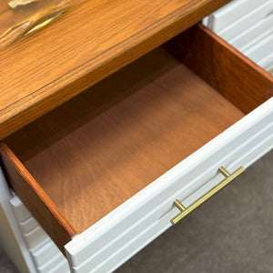 9DRW Two-Toned Dresser