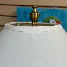Load image into Gallery viewer, Green Palm Lamp
