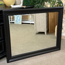 Load image into Gallery viewer, Roundhill Furniture 'Renova' Dresser &amp; Mirror
