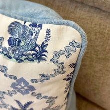 Load image into Gallery viewer, Botanicle Toil Down Lumbar
