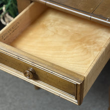 Load image into Gallery viewer, Traditional Wood End Table
