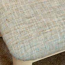 Load image into Gallery viewer, 3PC Thomasville Concole W/Stools
