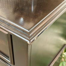 Load image into Gallery viewer, 6DRW Traditional Dresser
