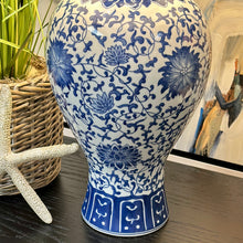 Load image into Gallery viewer, Blue/White Chinoiserie Lamp
