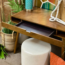Load image into Gallery viewer, 1DRW Wooden Desk
