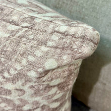 Load image into Gallery viewer, PB 'Bernyce' Linen Pillow
