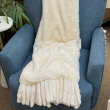 Load image into Gallery viewer, White Faux Fur Throw
