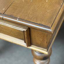 Load image into Gallery viewer, Traditional Wood End Table
