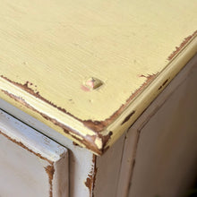 Load image into Gallery viewer, 3DRW Distressed Chest
