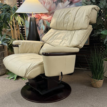 Load image into Gallery viewer, Dutailier Leather Chair W/Otto
