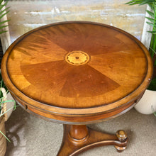 Load image into Gallery viewer, Round Traditional Side Table
