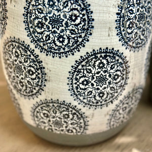 PB Blk/White Vase