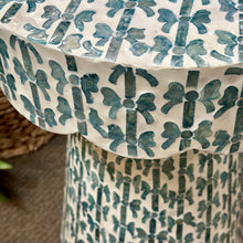 Load image into Gallery viewer, Blue Bow Capiz Table
