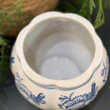 Load image into Gallery viewer, Blue/White Jar
