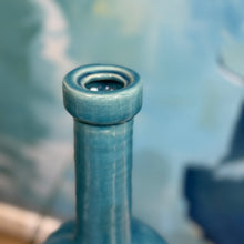 Load image into Gallery viewer, Blue/White Vase
