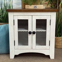 Load image into Gallery viewer, &#39;Wystfield&#39; End Table
