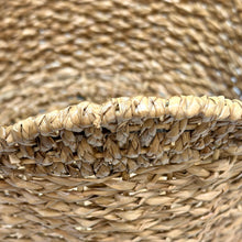 Load image into Gallery viewer, LG Scalloped Woven Basket
