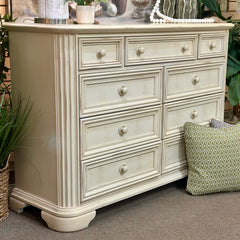 Dressers & Nightstands